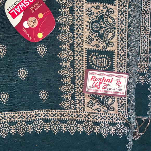 Oswal Collection NWT 100% Pure wool Roshni shawl scarf - Picture 3 of 4